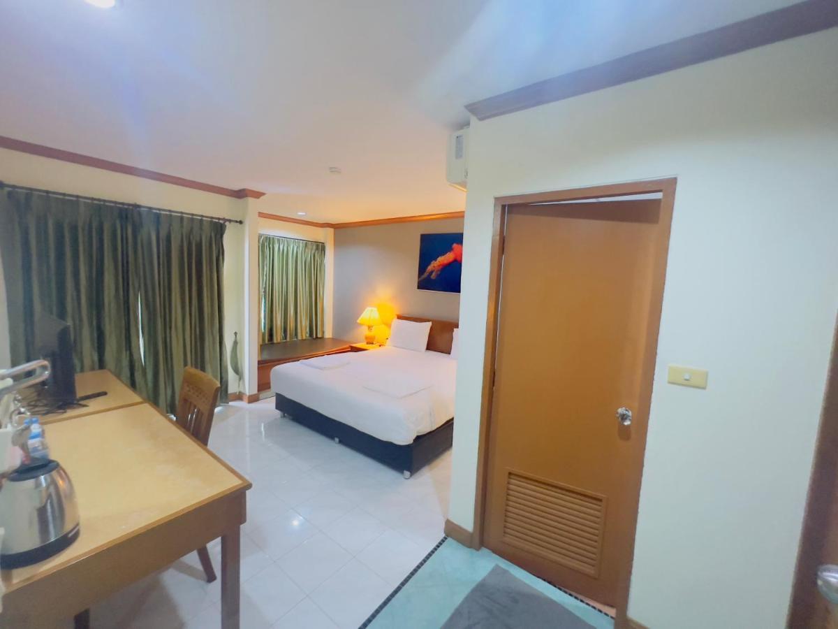 Royal Vista Hotell Patong Eksteriør bilde