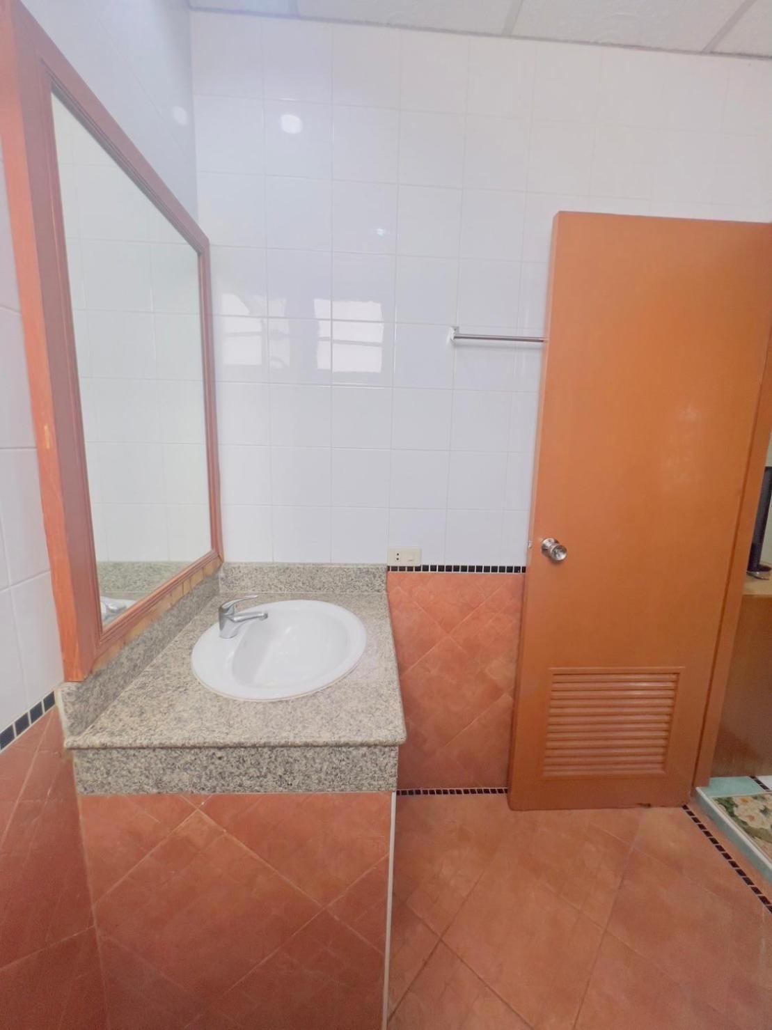 Royal Vista Hotell Patong Eksteriør bilde