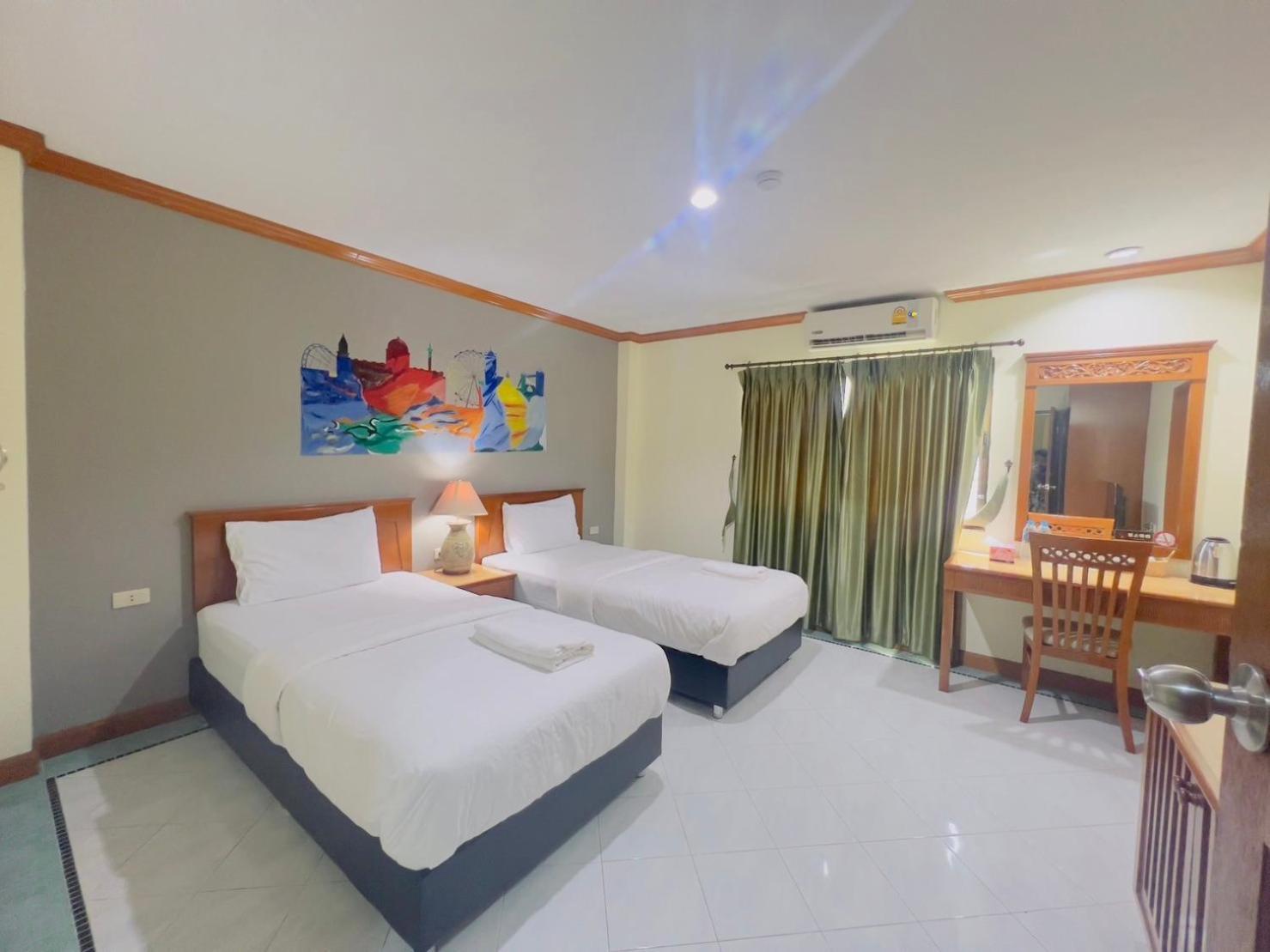 Royal Vista Hotell Patong Eksteriør bilde