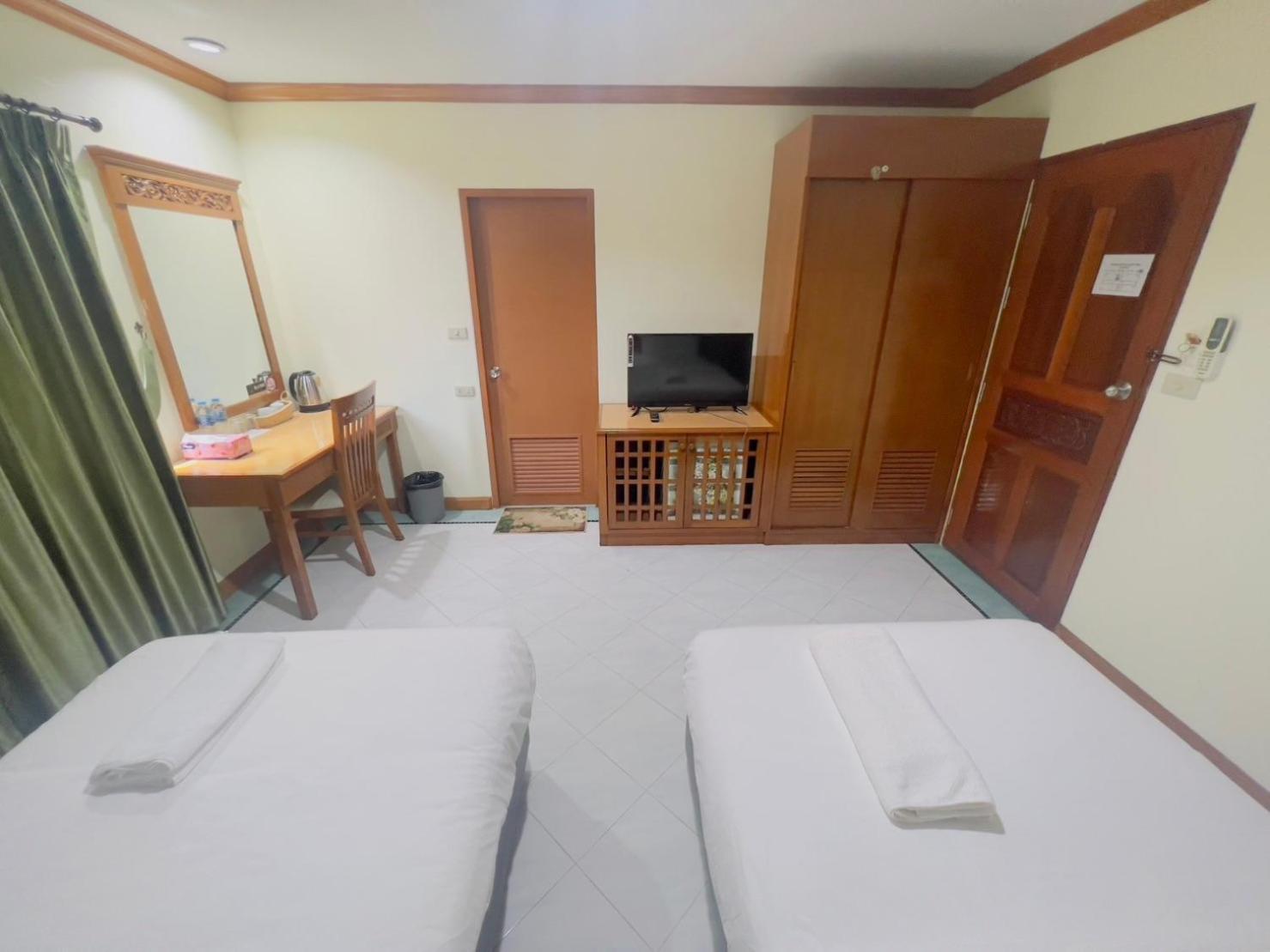 Royal Vista Hotell Patong Eksteriør bilde