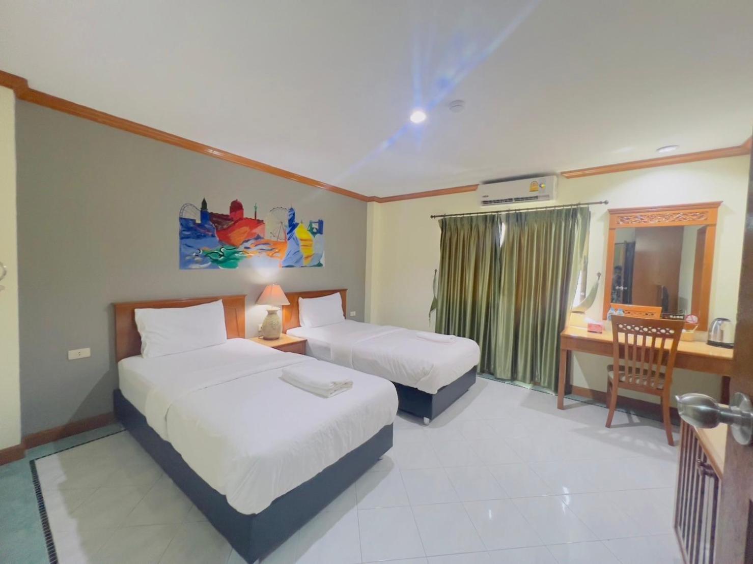 Royal Vista Hotell Patong Eksteriør bilde