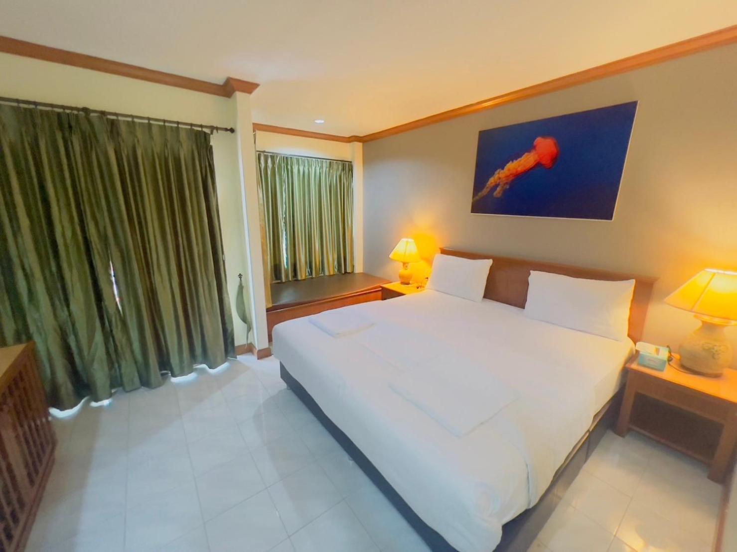 Royal Vista Hotell Patong Eksteriør bilde