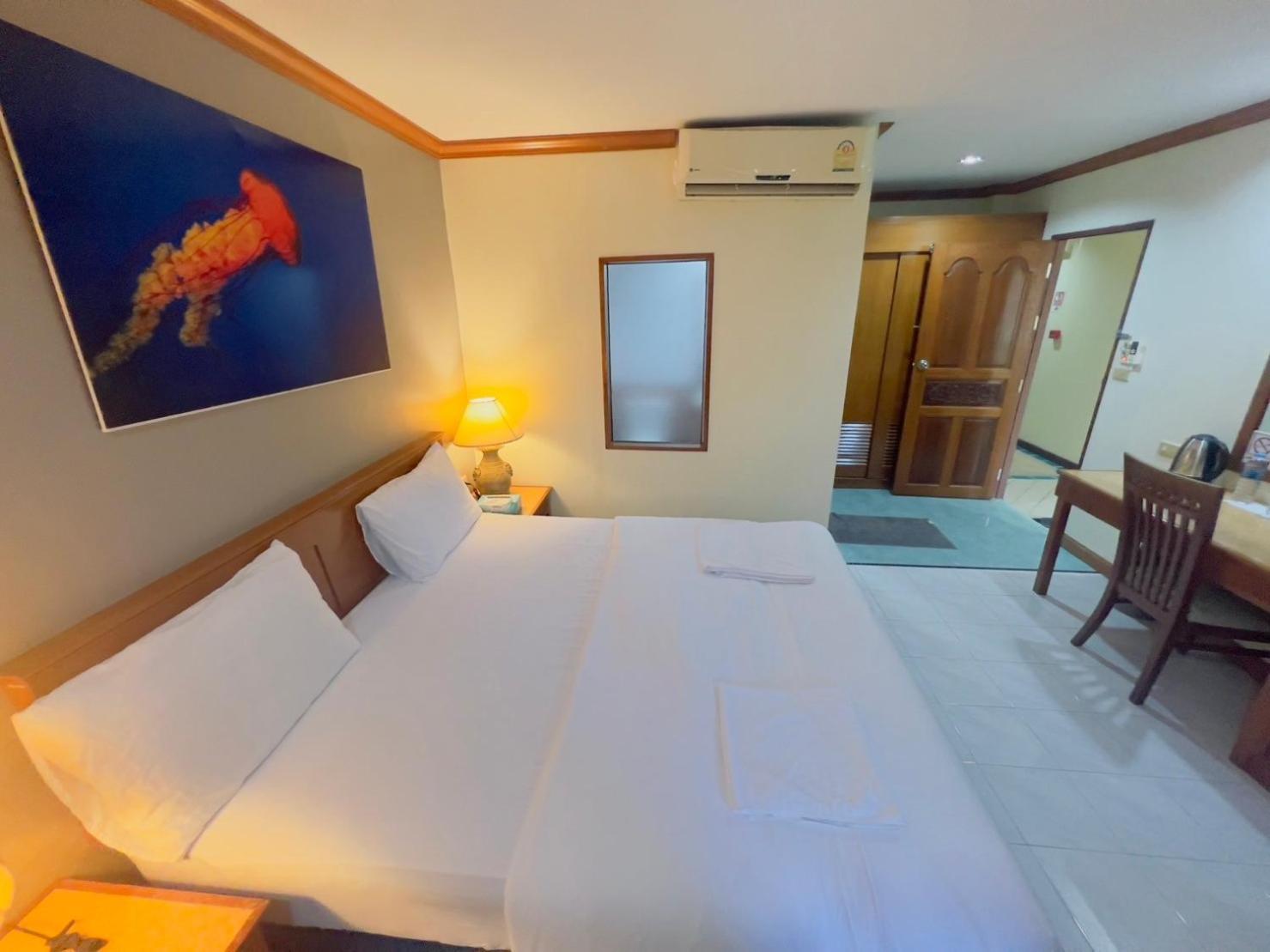 Royal Vista Hotell Patong Eksteriør bilde