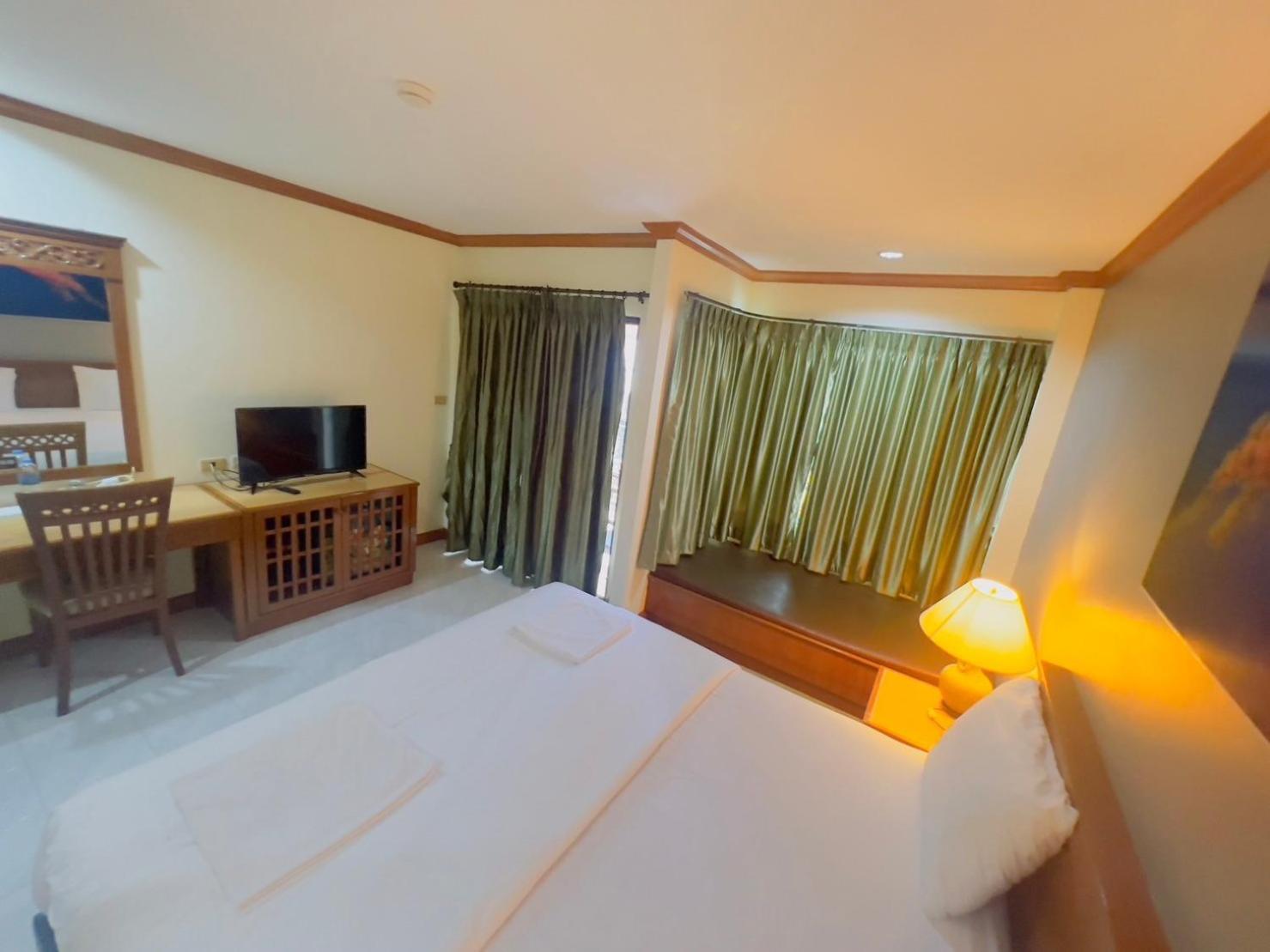 Royal Vista Hotell Patong Eksteriør bilde