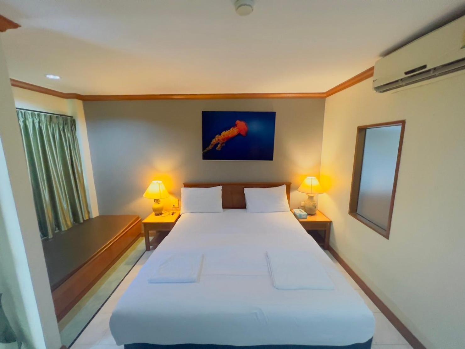 Royal Vista Hotell Patong Eksteriør bilde