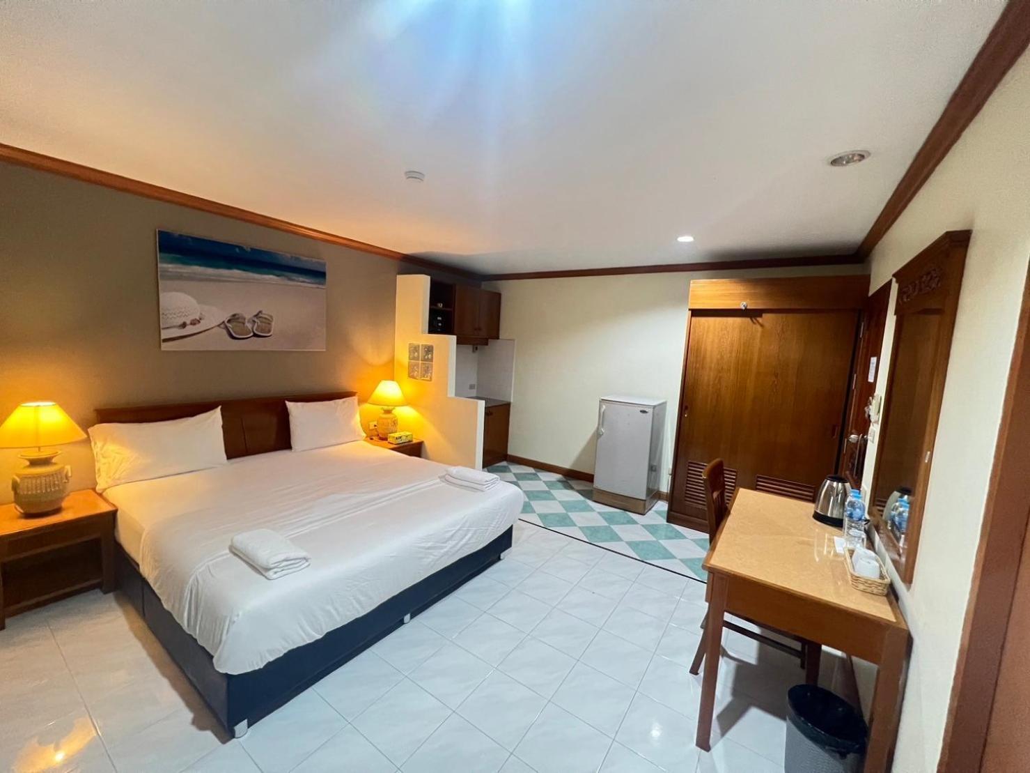 Royal Vista Hotell Patong Eksteriør bilde
