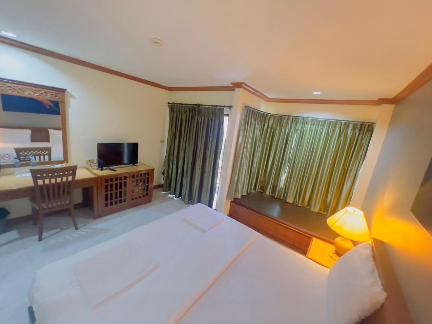 Royal Vista Hotell Patong Eksteriør bilde